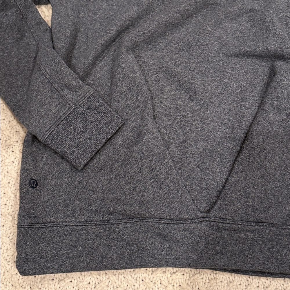 Lululemon Athletica Women’s Small Blue Crewneck Sweatshirt strechy - Picture 6 of 6